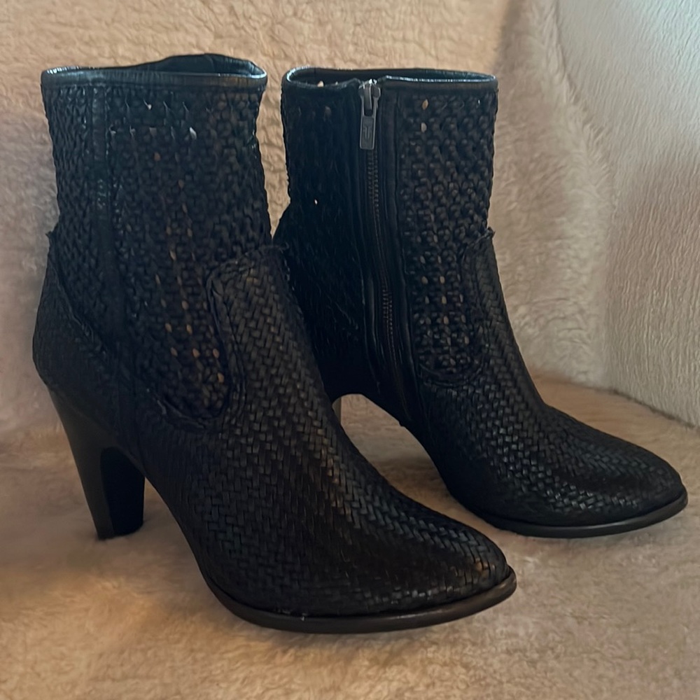 FRYE Celeste Woven Ankle Boot, size 10